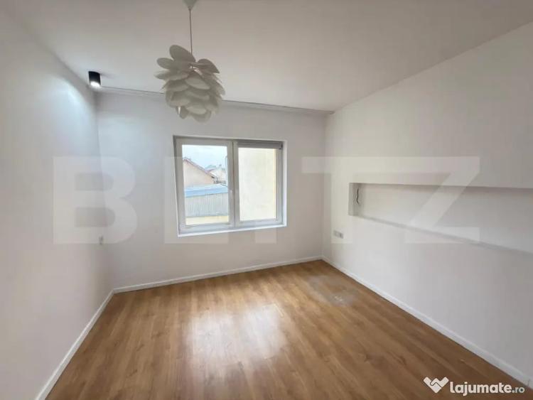 Apartament cu 4 camere decomandat în Central