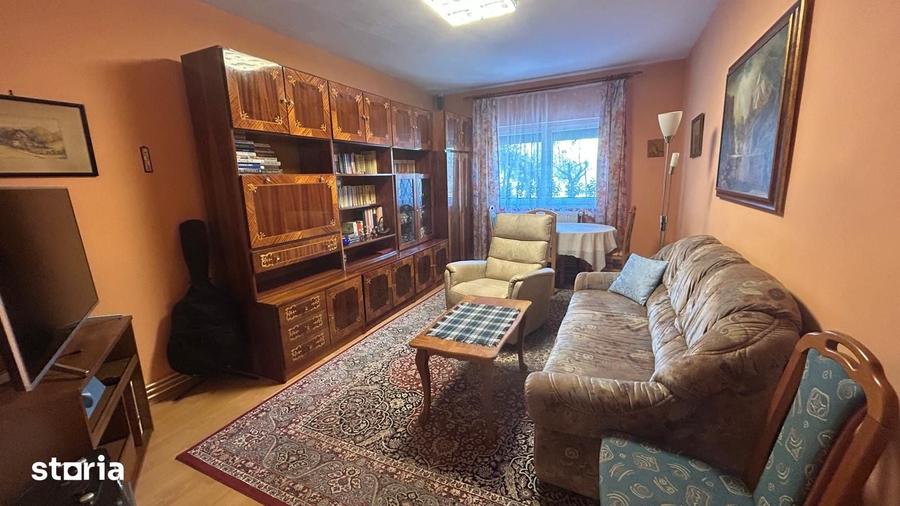 Apartament cu 3 camere decomandat în Valea Cetății