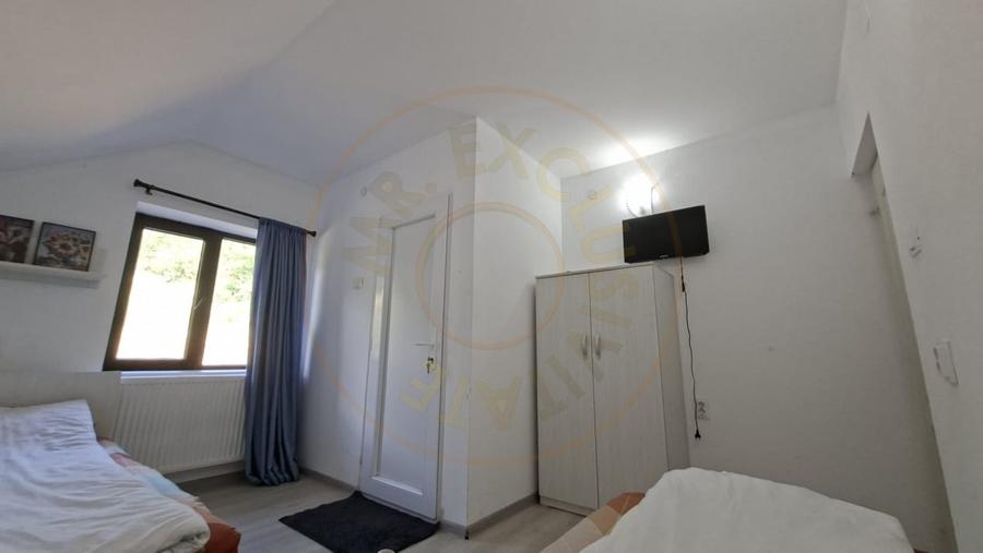Casă individuală cu 6 camere cu Canalizare în Budeasa Mare