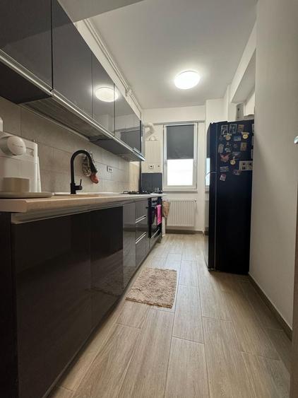 Apartament cu 2 camere semidecomandat, mobilat în Băneasa