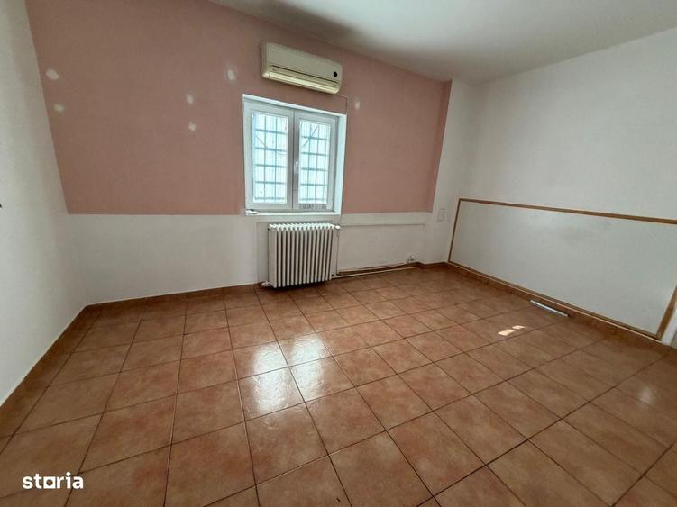 Casă cu 4 camere cu Teren 60 Mp în Vitan