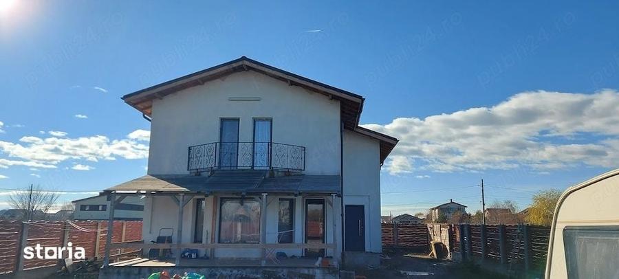 Casă cu 5 camere cu Teren 550 Mp în Cornetu