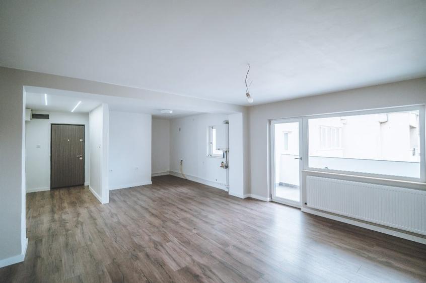 Apartament cu 3 camere decomandat în Micro 2