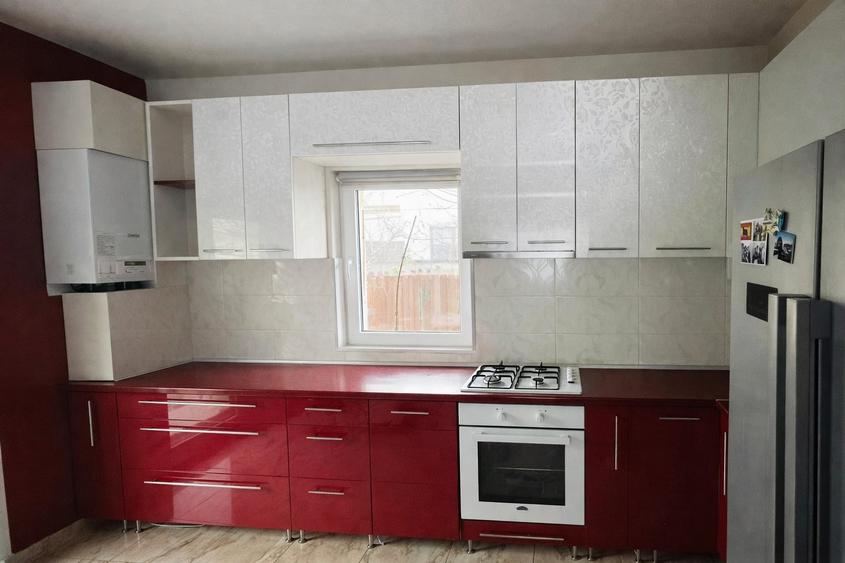 Duplex cu 4 camere cu Canalizare în Florești
