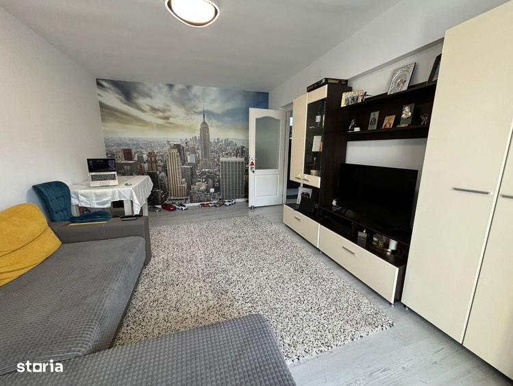 Apartament cu 4 camere decomandat, mobilat în Central