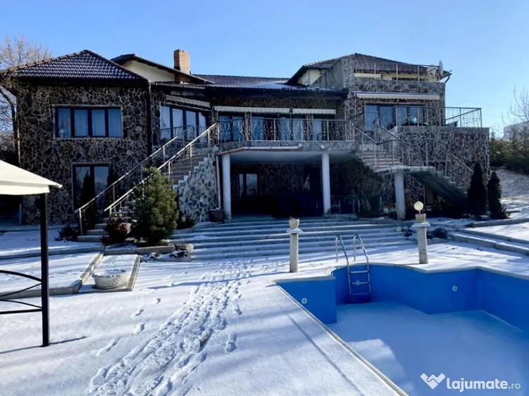 Casă cu 7 camere cu Teren 2000 Mp în Făget