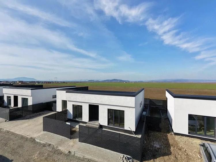 Casă cu 4 camere cu Teren 333 Mp în Tărlungeni