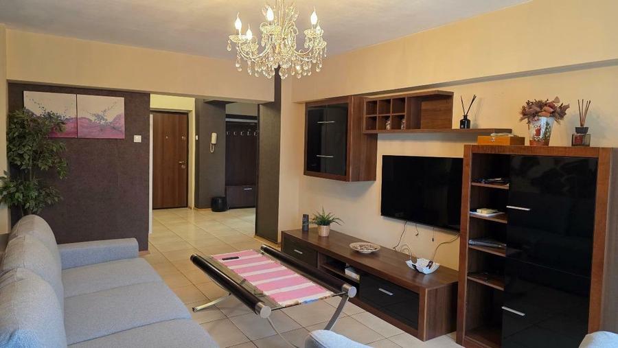 Apartament cu 2 camere decomandat, mobilat în P-ța Alba Iulia