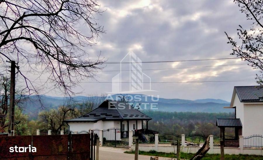 Casă cu 4 camere cu Teren 1079 Mp în Vârfurile