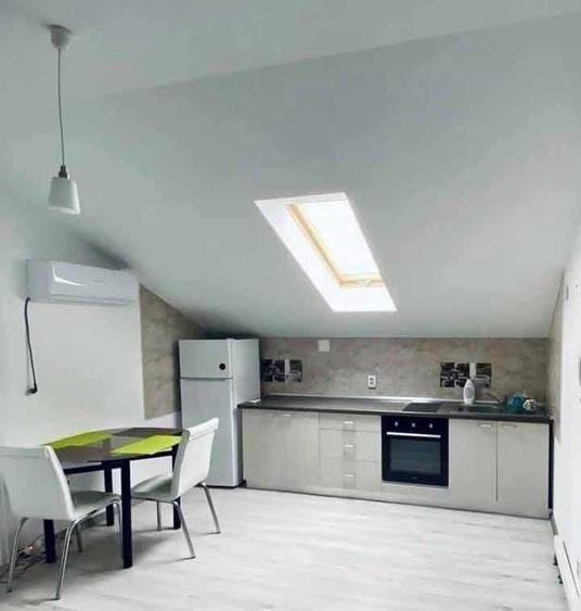 Apartament cu 3 camere semidecomandat în Bună Ziua