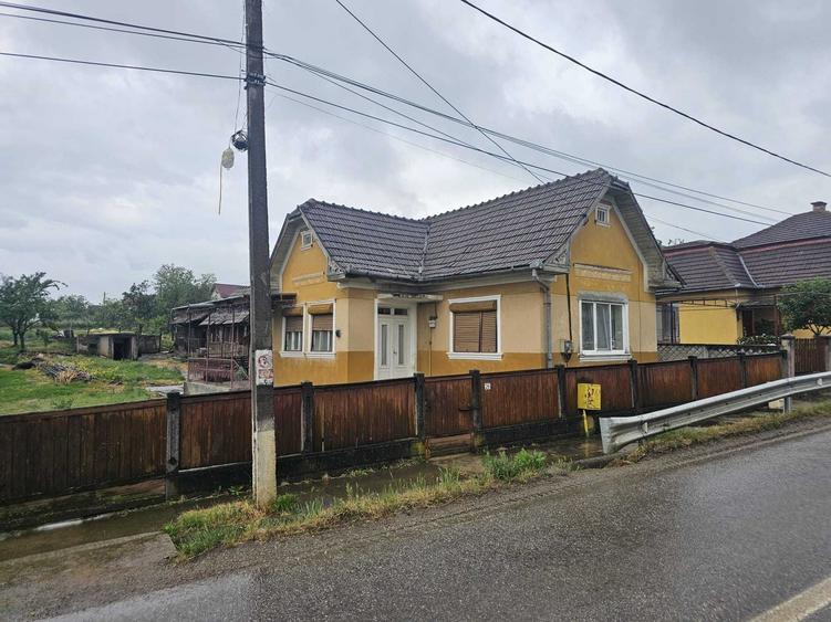 Casă cu 3 camere în Tritenii de Jos