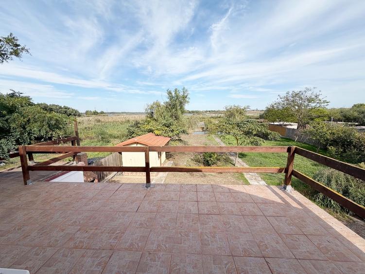 Casă cu 5 camere cu Teren 2289 Mp în Murighiol