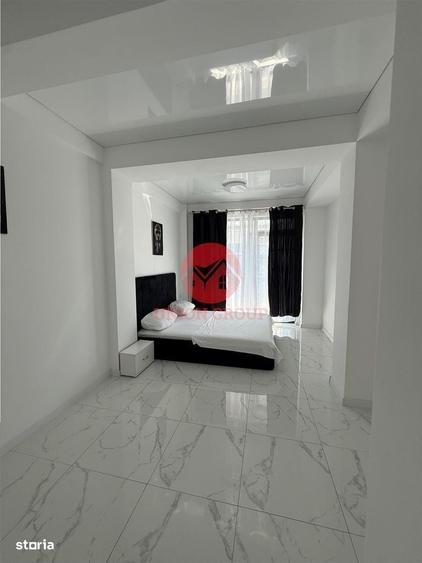 Apartament cu 4 camere decomandat în Central
