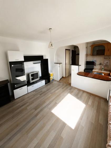 Apartament cu 2 camere semidecomandat, mobilat în Libertății