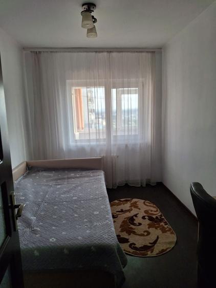 Apartament cu 3 camere decomandat în Independenței
