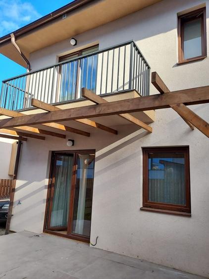 Duplex cu 4 camere cu Teren 250 Mp în Florești