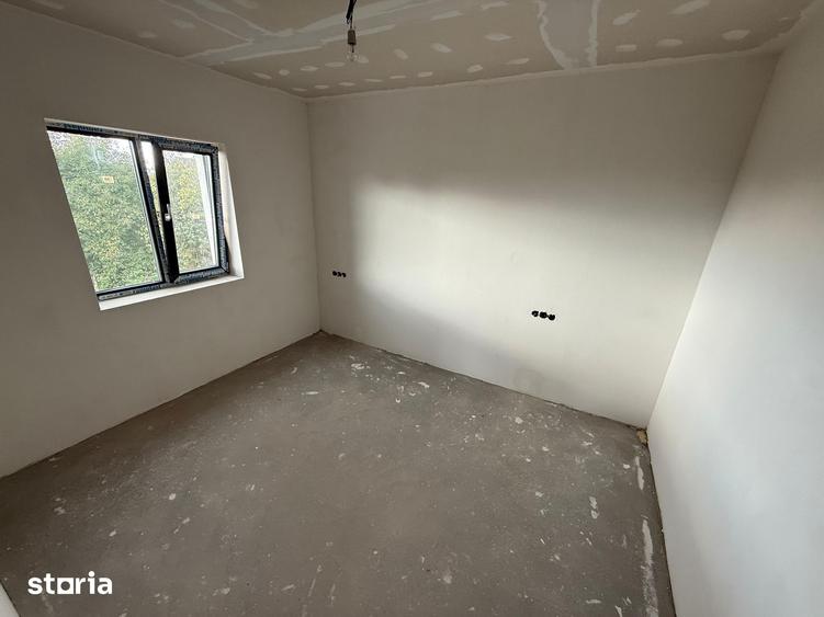 Casă cu 3 camere cu Teren 600 Mp în Groși