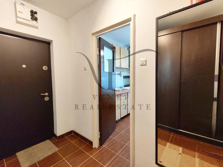 Apartament cu 3 camere semidecomandat în Obor