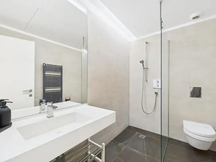 Apartament cu 3 camere, mobilat în Herăstrău