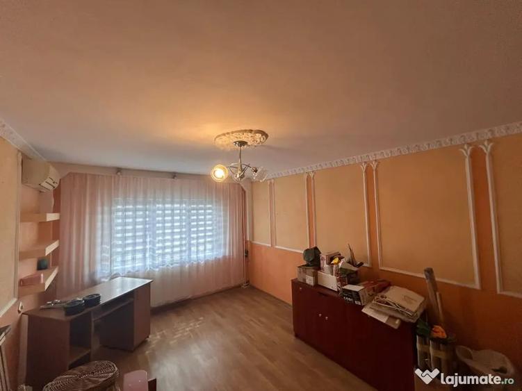 Apartament cu 2 camere decomandat în Buzaului