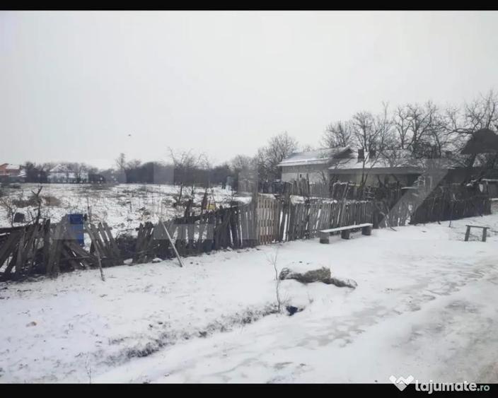 Teren de 3000 mp, în Central