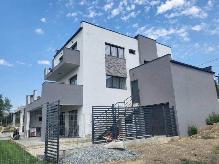 Casă individuală cu 4 camere cu Piscina în Iris