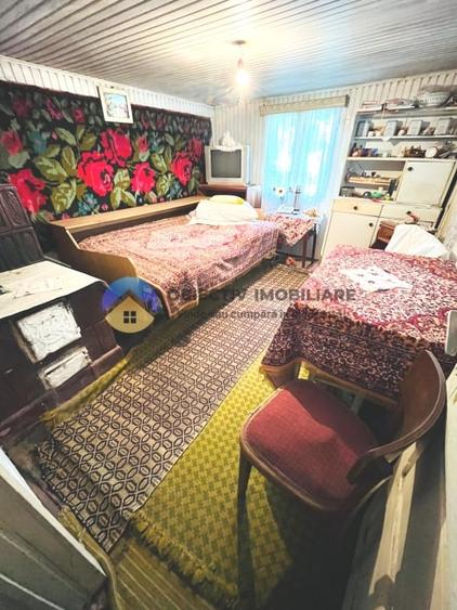 Casă cu 6 camere cu Teren 1614 Mp în Slobozia (Roznov)