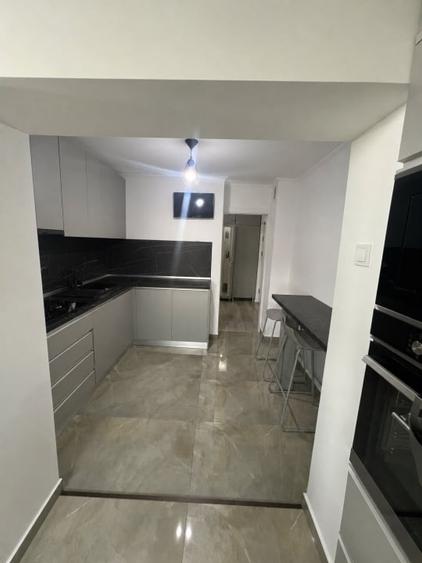 Apartament 3 camere, 65 mp, zona Rovine - 1