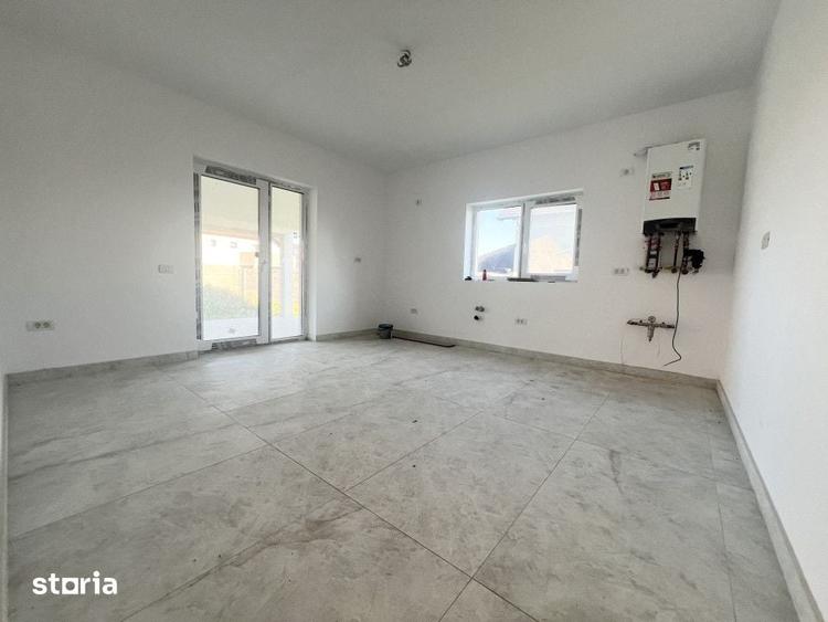 Casă cu 5 camere cu Teren 563 Mp în Giarmata