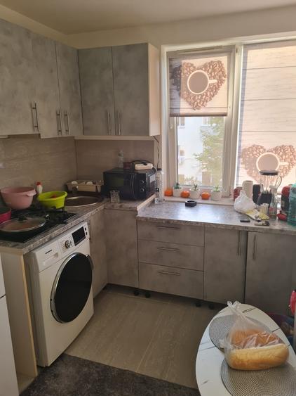 Apartament cu 2 camere semidecomandat în Bucur Obor