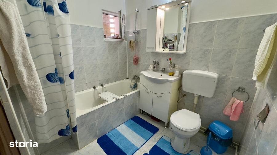Apartament cu 3 camere decomandat în Cetate