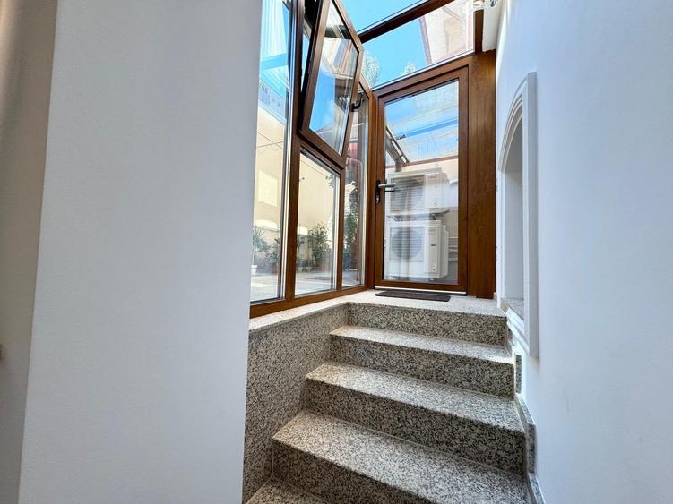 Vila  ultracentrala,  5 camere, prima inchiriere dupa renovare - 14