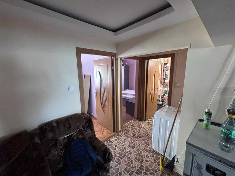 Apartament cu 3 camere decomandat în Exterior Vest