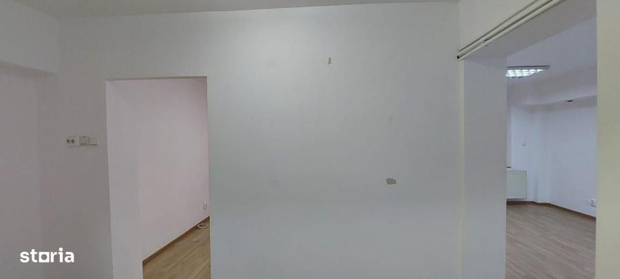 Spațiu comercial, de 40 mp, în Central