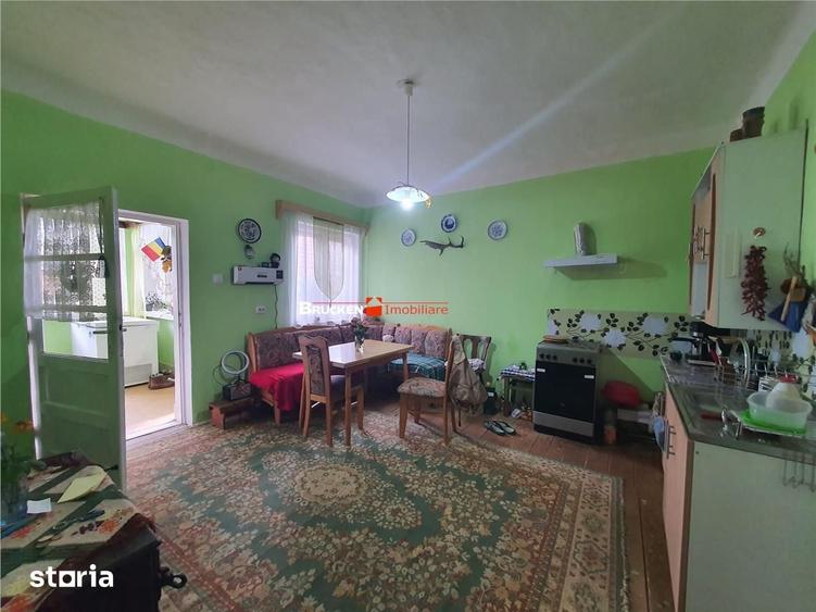 Casă cu 2 camere cu Teren 500 Mp în Central
