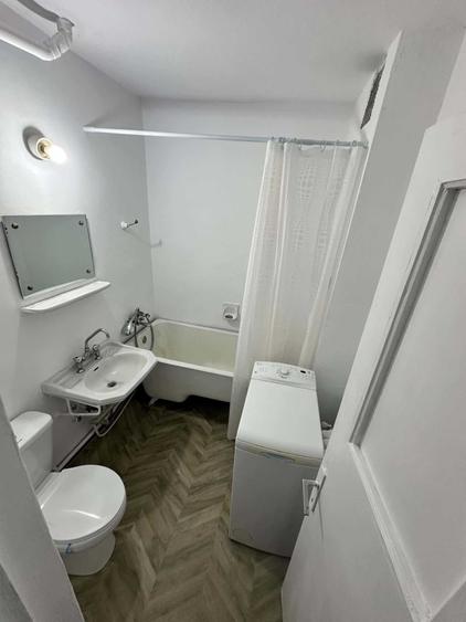 Garsonieră decomandată în Central