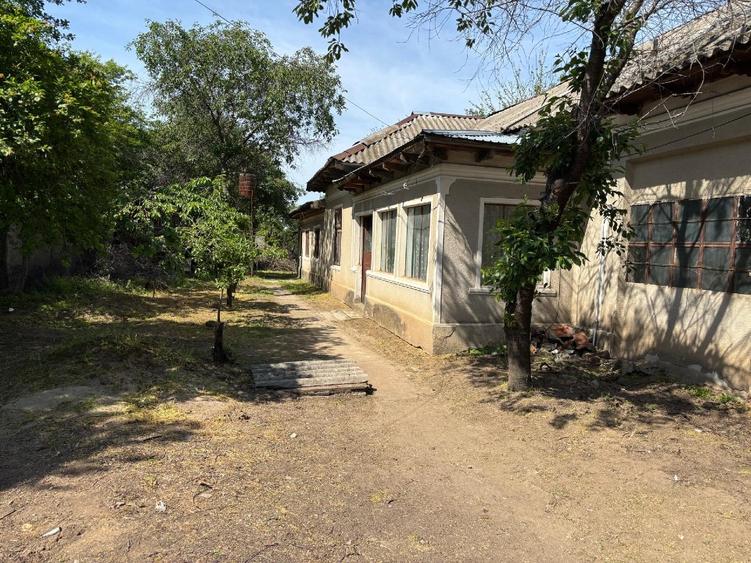 Casă individuală cu 5 camere cu Teren 722 Mp în Țigănești