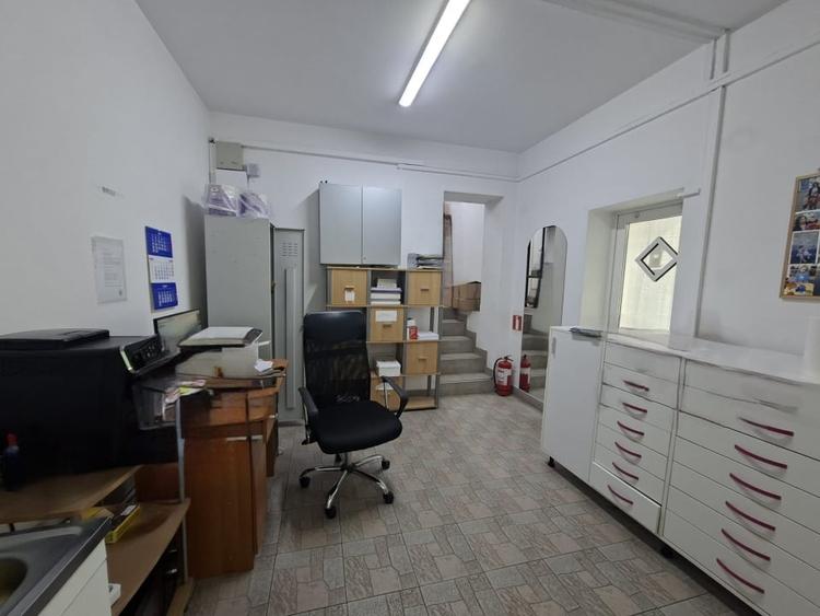 Spațiu comercial, de 59.790000915527 mp, în Șelimbăr