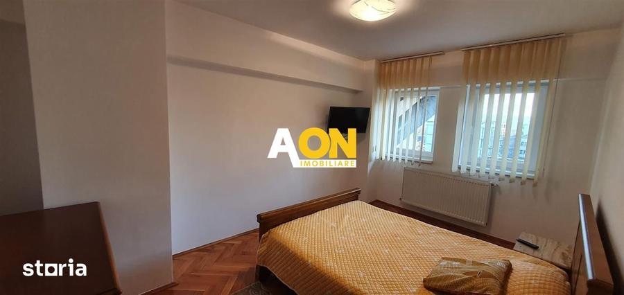 Apartament cu 4 camere decomandat în Central