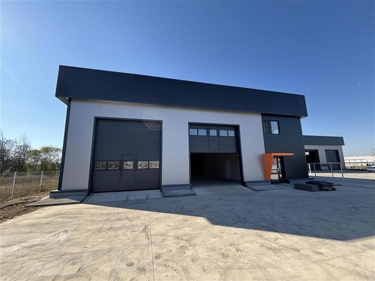 Spațiu industrial, de 1,000 mp, în Central
