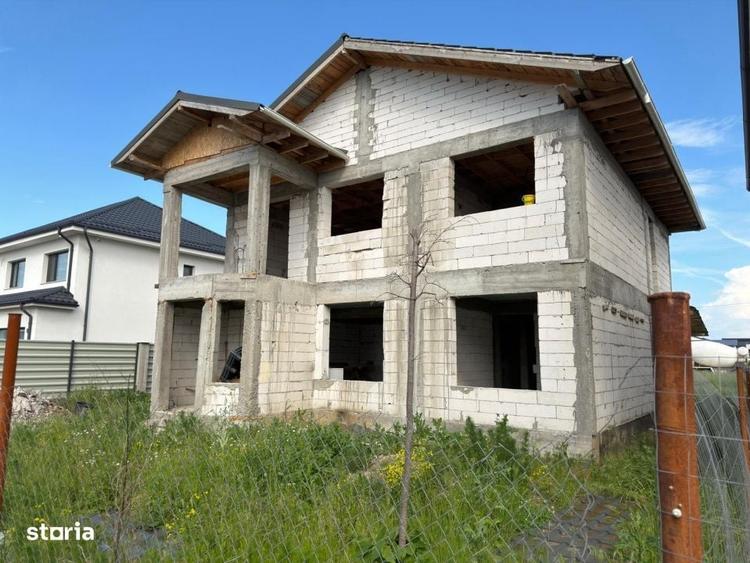 Casă cu 4 camere cu Teren 450 Mp în Central