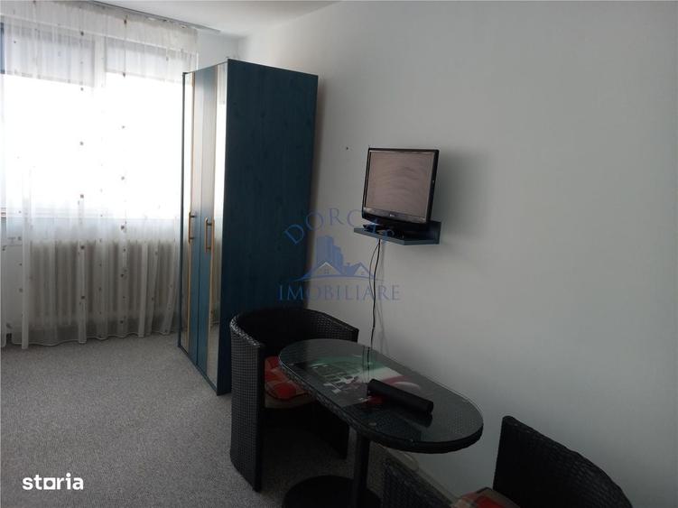 Garsonieră decomandată în Calea București