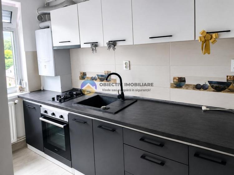 Garsonieră decomandată în Precista