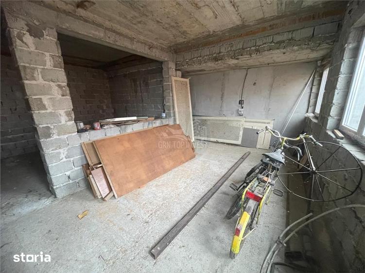 Casă cu 6 camere cu Teren 1413 Mp în Central