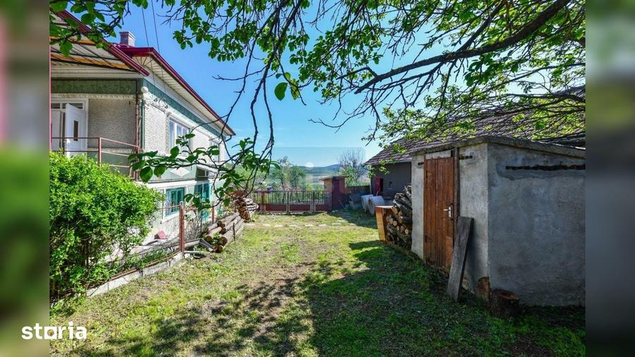 Casă cu 5 camere cu Teren 2594 Mp în Sic