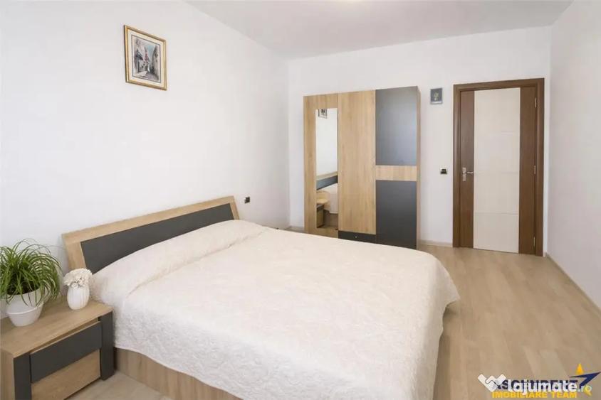 Apartament cu 2 camere decomandat în Vest