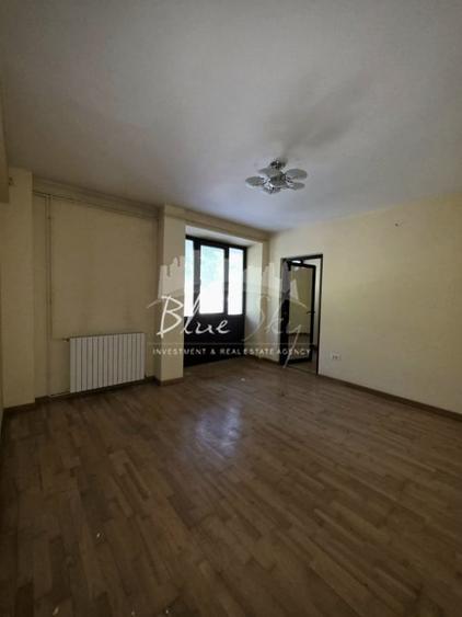 Apartament cu 3 camere semidecomandat în Ultracentral