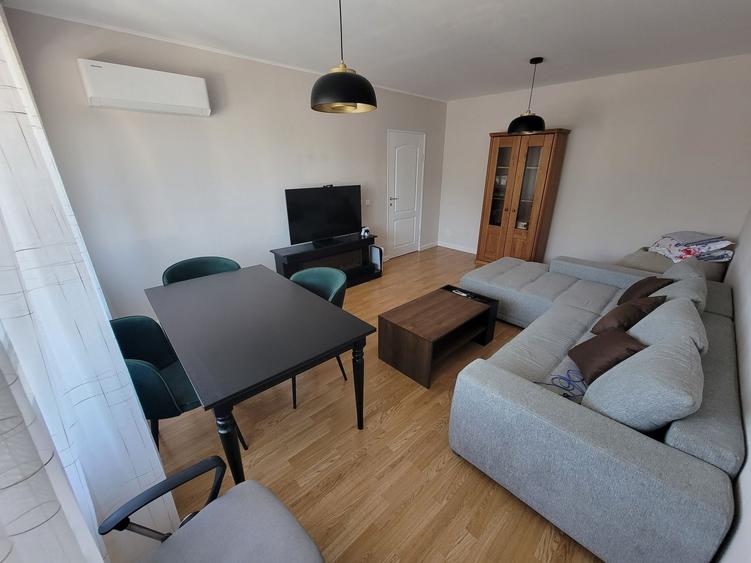 Apartament cu 3 camere decomandat în Canta