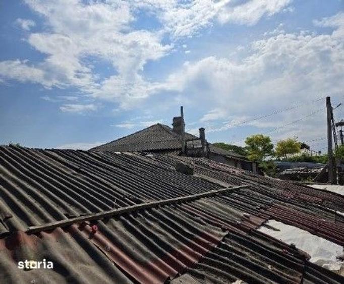 Casă cu 2 camere cu Teren 1722 Mp în Corbu