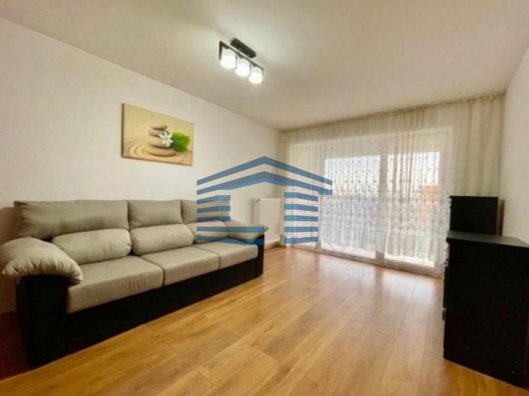 Apartament cu 2 camere decomandat în Tractorul